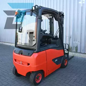 Chariots électriques à 4 roues 2018  Linde E16PH-02 (9)