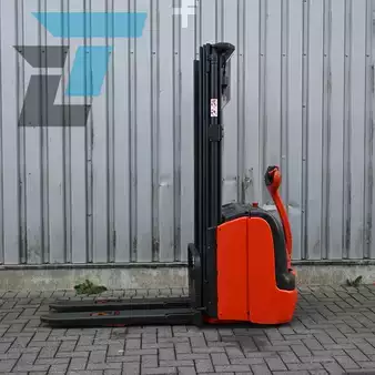 Ruční vysokozdvižný vozík 2015  Linde L14 (1)