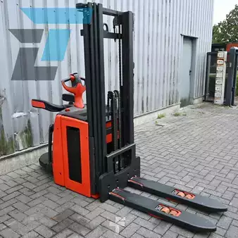 Ruční vysokozdvižný vozík 2020  Linde L14AP Elektrische Stapelaar (17)