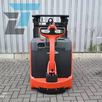 Ruční vysokozdvižný vozík 2019  Linde D12 (7)