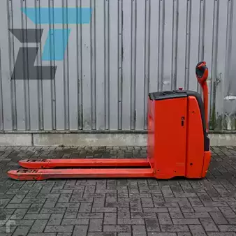 Ruční paletový vozík 2021  Linde T30 Elektrische palletwagen (1)