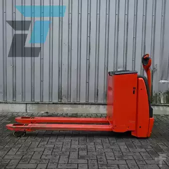 Ruční paletový vozík 2021  Linde T30 Elektrische palletwagen (4)