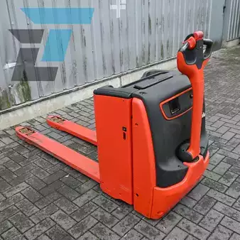 Ruční paletový vozík 2021  Linde T30 Elektrische palletwagen (7)