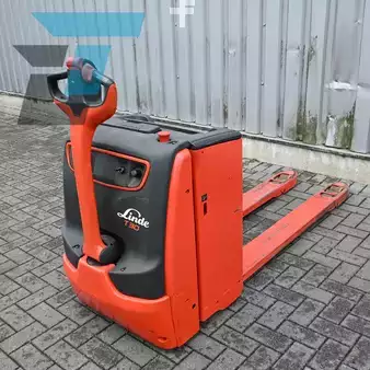 Ruční paletový vozík 2021  Linde T30 Elektrische palletwagen (8)