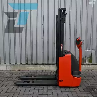 Ruční vysokozdvižný vozík 2022  Linde L12 Elektrische stapelaar (1)