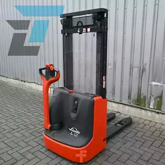 Ruční vysokozdvižný vozík 2022  Linde L12 Elektrische stapelaar (8)