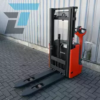 Pallestabler 2018  Linde L12 Elektrische stapelaar (12)