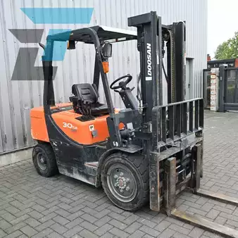 Dieselový VZV 2019  Doosan D30GP (10)