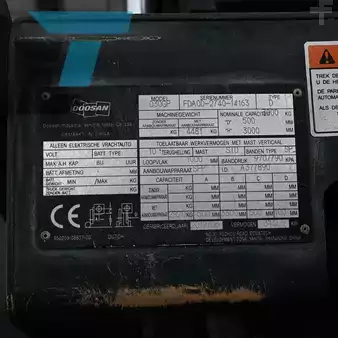 Dieselový VZV 2019  Doosan D30GP (13)
