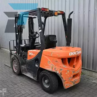 Dieselový VZV 2019  Doosan D30GP (3)