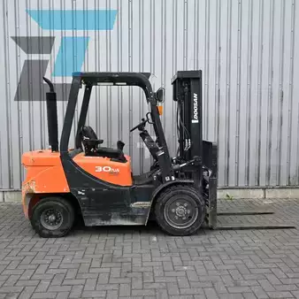 Dieselový VZV 2019  Doosan D30GP (5)
