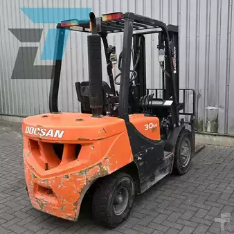 Dieselový VZV 2019  Doosan D30GP (8)