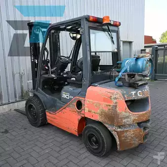 Carrelli elevatori GPL 2012  Toyota 02-8FGF30 LPG Heftruck (8)