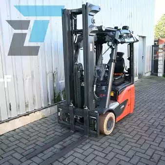 4-wiel elektrische heftrucks 2020  Linde E12-02 Elektrische heftruck (2)