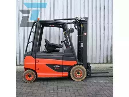 Elektromos 4 kerekű 2014  Linde E25-01 Elektrische Heftruck (6)