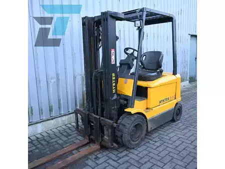 Elektromos 4 kerekű 1996  Hyster J2.50XM Elektrische heftruck (2)
