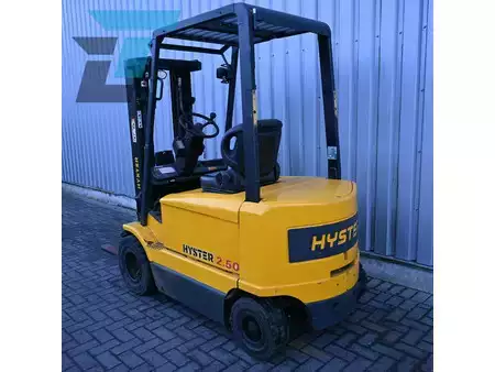 Elektromos 4 kerekű 1996  Hyster J2.50XM Elektrische heftruck (3)