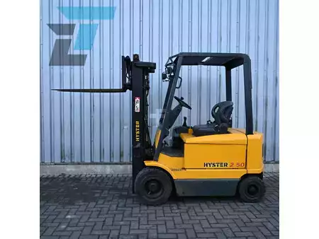 Elektromos 4 kerekű 1996  Hyster J2.50XM Elektrische heftruck (4)