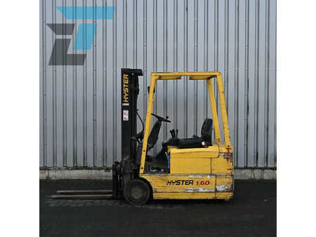 Sähkö - 3 pyör 2001  Hyster J1.60XMT Elektrische heftruck (1)