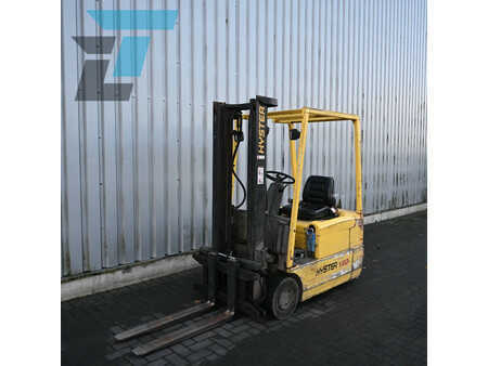 Sähkö - 3 pyör 2001  Hyster J1.60XMT Elektrische heftruck (2)