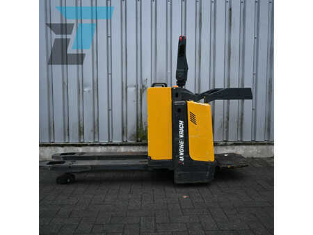 Elektromos emelőkocsik - Jungheinrich Elektrische palletwagen (5)