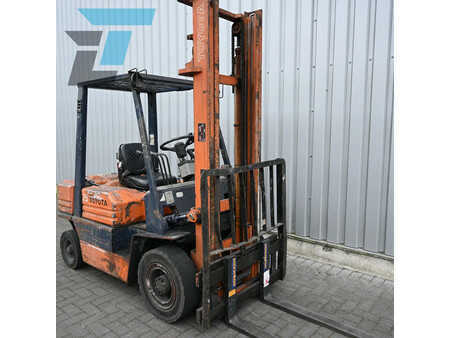 Dieseltrukki 1991  Toyota 02-5FDF25 (9)