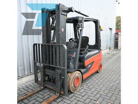 Elektro čtyřkolový VZV 2014  Linde E30L-01 (2)