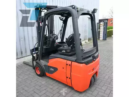 Elektryczne 3-kołowe 2018  Linde E18-02 Elektrische heftruck (14)