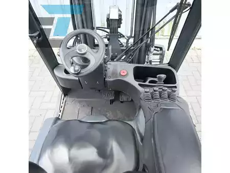 Elektryczne 3-kołowe 2018  Linde E18-02 Elektrische heftruck (16)