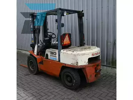 Diesel heftrucks - Nissan FGJ02A30U Diesel heftruck (3)