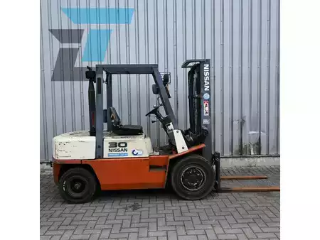 Diesel heftrucks - Nissan FGJ02A30U Diesel heftruck (5)