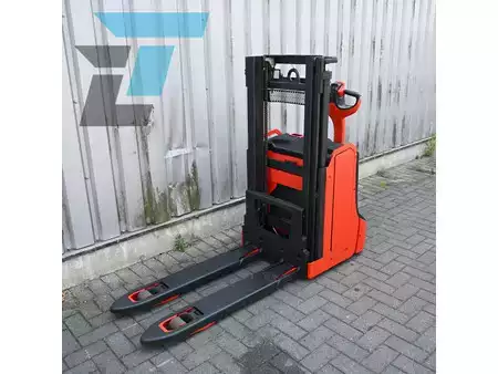 Pinontavaunu - Linde D08 Elektrische stapelaar (2)
