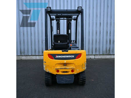 Carrelli elettrici 4 ruote 2005  Jungheinrich EFG 316 Elektrische heftruck (7)