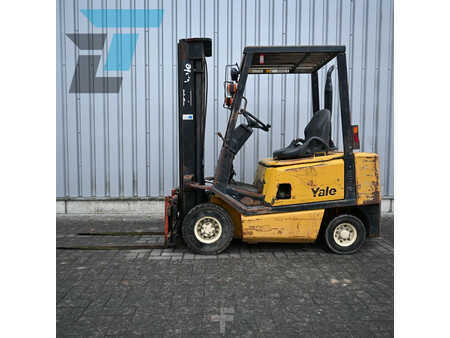 Diesel gaffeltruck 1991  Yale GDP20AEE2160 Diesel heftruck (1)