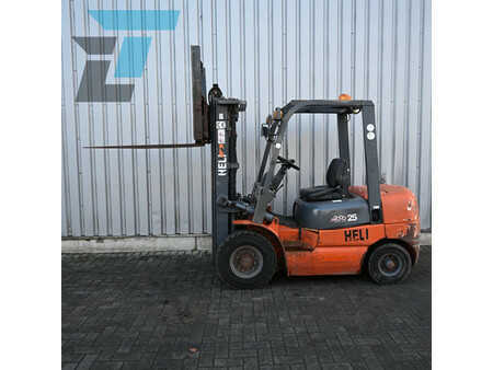 Dieselstapler - Heli CPCD25 Diesel heftruck (4)
