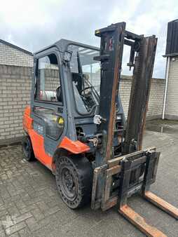 Gas truck 2000  Linde Toyota 02-7FGF30 (8)