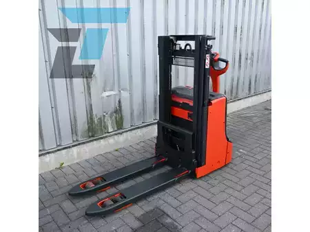 Ruční vysokozdvižný vozík 2019  Linde D06 Elektrische stapelaar (2)