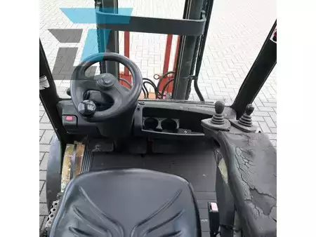 Wózki gazowe 2007  Linde H30T LPG Heftruck (12)