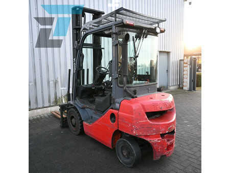 Dieseltruck 2015  Toyota 06-8FD20F Diesel heftruck (7)