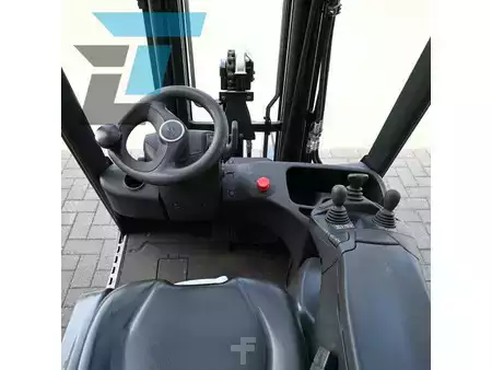 Chariots électriques à 3 roues 2018  Linde E12-02 Linde E12-02 Elektrische heftruck (13)