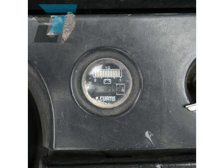 Stacker pedestre 2007  Crown Elektrische stapelaar Triplex (9)