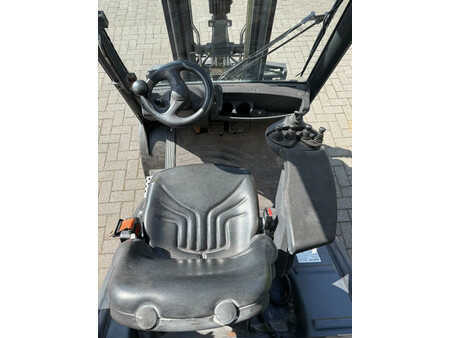 Carretilla elevadora GLP 2012  Linde H25T LPG Heftruck (13)
