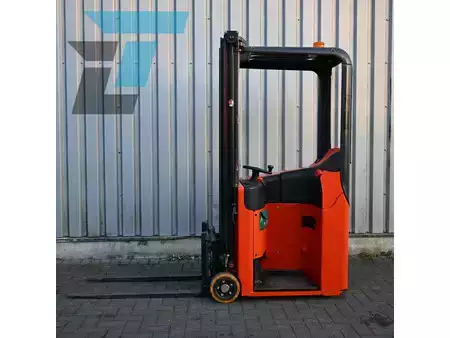 Smalle gangen trucks 2003  Linde E10 TX 5253 Elektrische smalle gang heftruck (1)