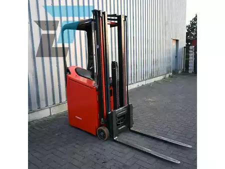 Smalle gangen trucks 2003  Linde E10 TX 5253 Elektrische smalle gang heftruck (11)
