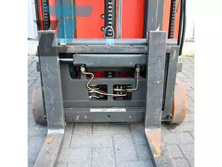 Smalle gangen trucks 2003  Linde E10 TX 5253 Elektrische smalle gang heftruck (13)