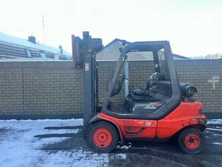 Empilhador a gás 2002  Linde H30T-03 (4)