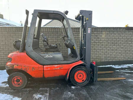 Empilhador a gás 2002  Linde H30T-03 (9)