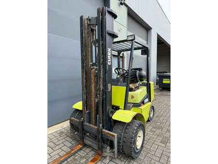Carrelli elevatori GPL 1996  Clark CGP 25 LPG Heftruck (2)