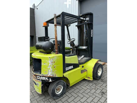 Carrelli elevatori GPL 1996  Clark CGP 25 LPG Heftruck (8)