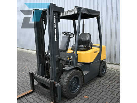 Chariots élévateurs diesel 2006  Doosan D25S-3 Diesel heftruck (11)